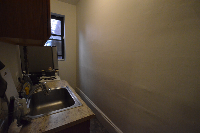 55 - 3 bedroom apartment Walking distance From Campus !