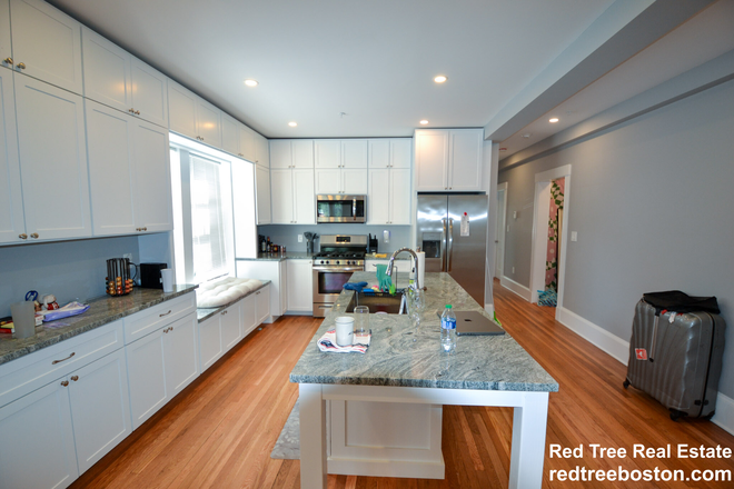 ... - MODERN AND BRIGHT 4 BED IN-UNIT LAUNDRY Townhome