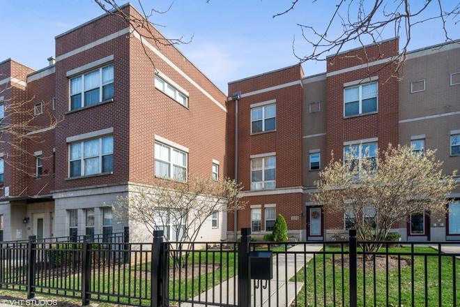 front (unit on right) - $3000, 2 BR, 2.5 bath townhouse in Little Italy/ UIC area. Available February 1 – June 30