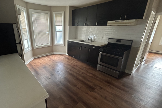 Visit hubrealtyproperties.com - Beautiful 2 bedroom with new kitchen and free one month rent Apartments