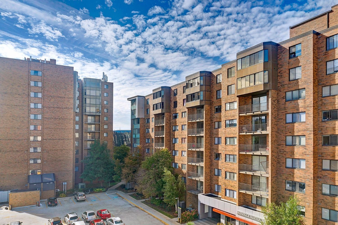 Exterior - The Triangle Towers - CWRU Graduate Student Housing Apartments