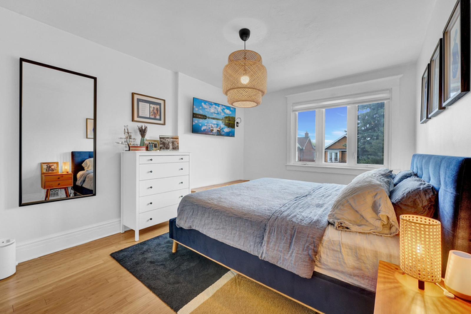 bedroom - Furnished family home for short-term rent