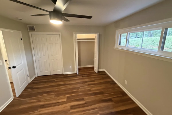 Bedroom - 5 Beds 3 Baths - House (Two Rooms Available)