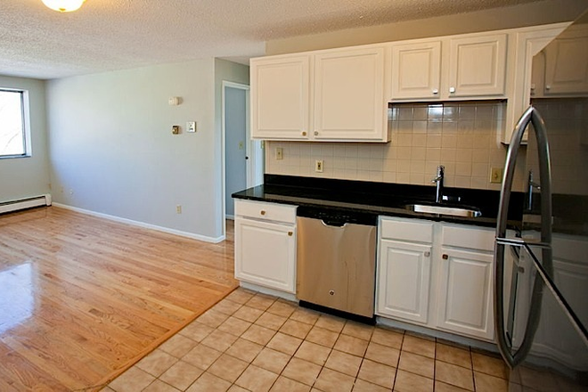 Kitchen - **NO BROKER FEE*** Gorgeous 2 Bed / 1 Bath - Available 9/1/26!! Apartments