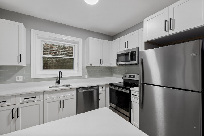 kitchen - Renovated 4 Bed / 1 Bath in the South End w/ LAUNDRY IN UNIT!! Avail 9/1/25!! Heat&HotWater Apartments