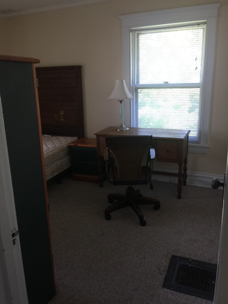 Bedroom - 812 Gaffield Place 5Br House, Close to Campus
