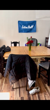 Eating Area - 6 bed, 2 bath, close to campus Duplex