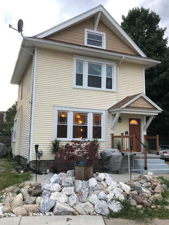 Outside view - 10 Savoy Ct, 2 newly renovated rooms | $800/room | Utilities included