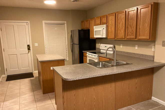 kitchen - 2 master bedroom 2.5 bath