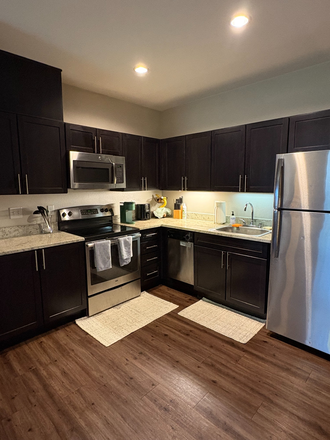 Kitchen - East Village Flats