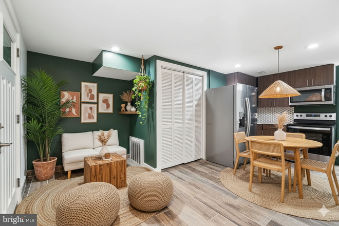 kitchen - Stunning 1 Bed Steps from Temple! Modern Renovation Duplex