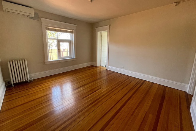 3 - AVAILABLE 6/5: 2331 Broadway St #2A Apartments