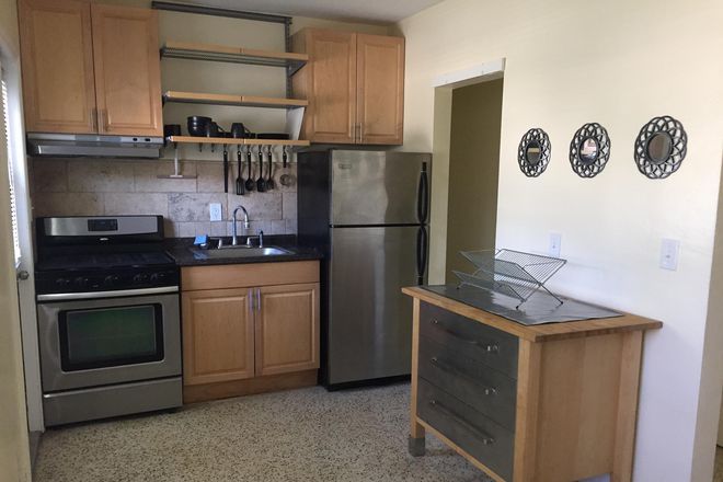 Kitchen - Apartment in Beautiful Vizcaya/Roads Neighborhood- Next to Metro-rail