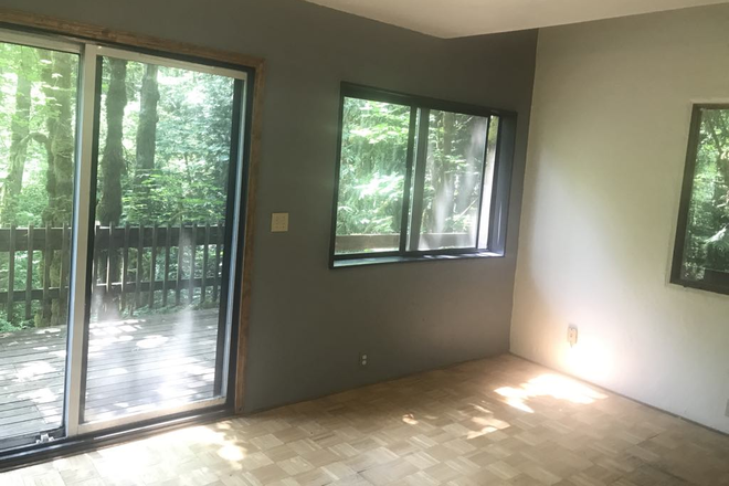 livingroom - Country Tree House like Cabin, 18 miles south of Eugene