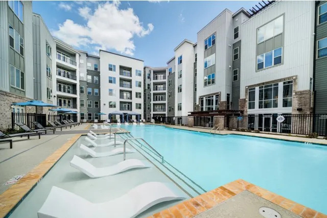 Pool - Union Chapel Hill Apartments