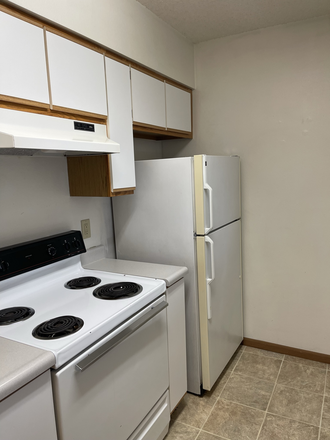 Kitchen - Two Bedrooms With Free Wifi One Block From Downtown Apartments