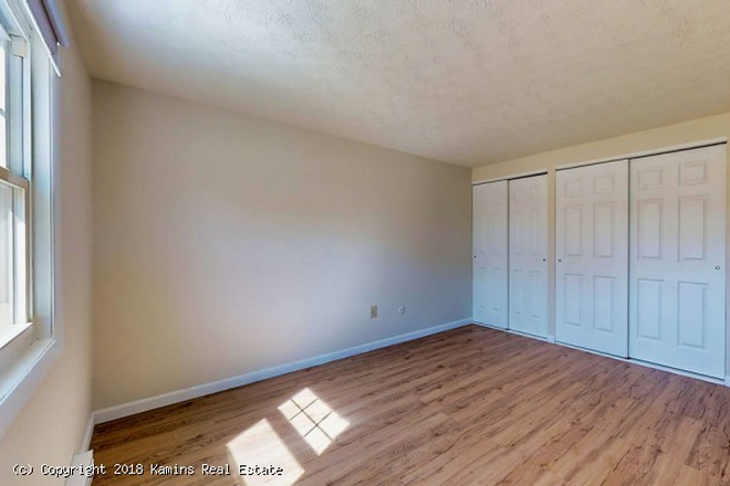 Bedroom - Colonial Village Apartments - 1-bedroom