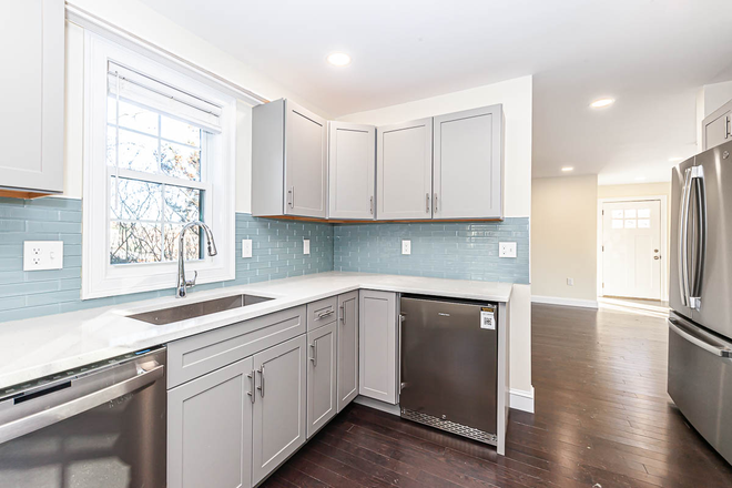 . - Newer 5-Bed/5-Bath Waltham Home with Decks and Parking