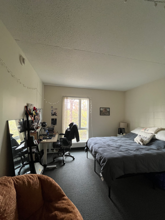 bedroom - Sublet:1BR apt for PU Graduate Student only-Lawrence Dr-Princeton