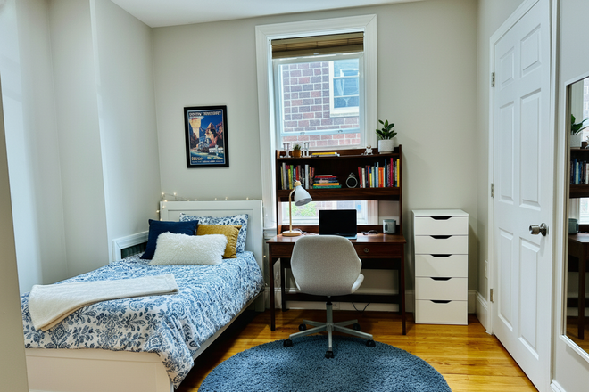 1 - BU Off Campus 3 bedroom Condo 1/2 month Free rent 9/1/26