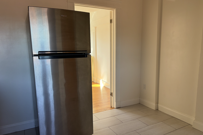 Kitchen - 3 bedroom apartment on B Line , Brighton