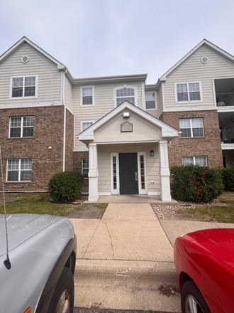 Building - Summit Apartments