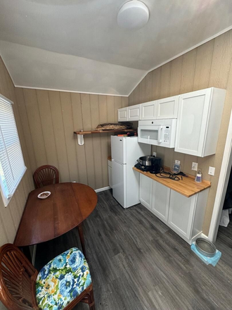 kitchen - Cozy cabin with all utilities included Apartments