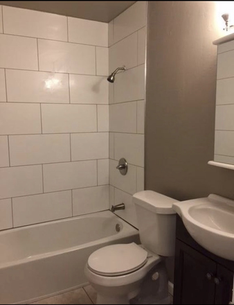 Upstairs bathroom - 3 Bedrooms for rent south Denver minutes from DU Condo