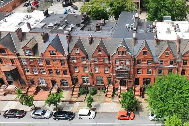 1032 N Calvert St townhouse - Beautifully Renovated 1BR, 1BA Rooms Townhome