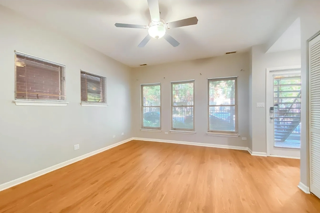 Studio Living Area - Near Campus Studio Townhome