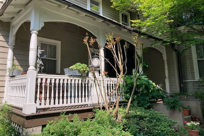 Exterior view - 3BR home-Murray Place-Princeton