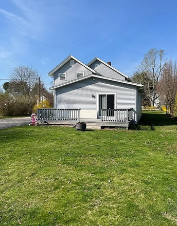 Back of House - 7 Bedroom home in Kingston - close to campus!