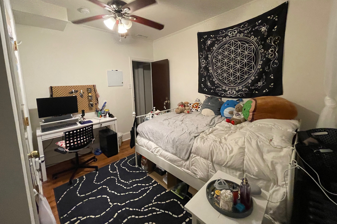 Room 1 $735 - All female house looking for 4 graduate roommates in College Park (video tour)