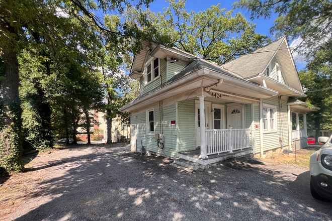 Exterior - House - 5 Bed/3.5 Bath - Super Close to RJ Bentley's