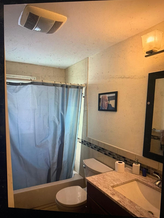 Bathroom - Nice apartment 15 minutes walking distance to campus