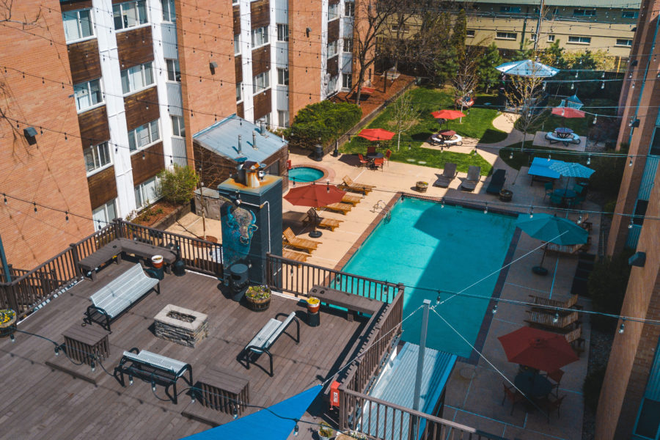Sun deck, private pool, hot tub, and garden - Sublet in Sterling Apartments (Discounted Rate)