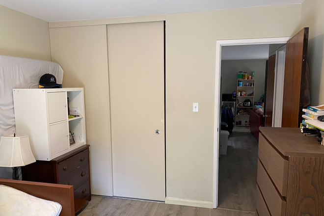 Bedroom for Rent - Room for Rent in 2 BR Apartment - North Berkeley