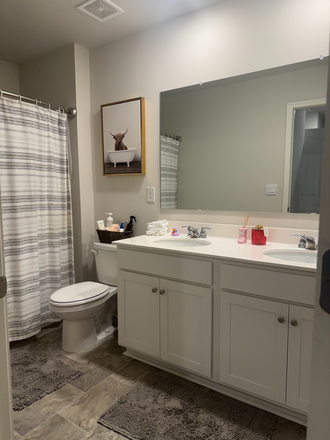 Full Bath - 2nd Floor - Beautiful Home in Mountain Park—Only 5 Minutes from UNG!