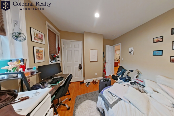 Unit - 1/2 MONTH OF FREE RENT & NO SECURITY DEPOSIT DUE! BU CENTRAL! 4 BED 2 BATH ON EGMONT BROOKLINE! 9/1 Condo