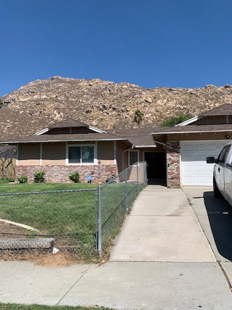 Street View - House close to campus 5BR2Bath