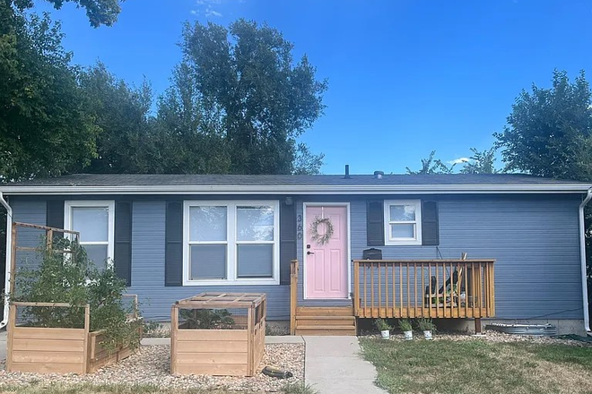 Street view - 2 Bedroom/1 Bath available next to Barnum Park