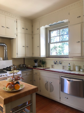 Kitchen area - Locksley House ALL UTILITIES INCLUDED except PG&E