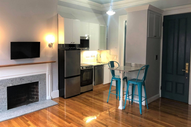 Kitchen - Gorgeous Studio - Available 7/1/26!! Apartments