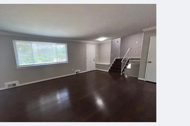 Living room - Single Family Home close to campus