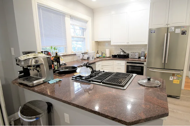 Kitchen - Gas Stove, Granite Counter Tops - Renting 1 Bedroom --> Sunlit 4BR/2BA Near BC – Prime Location, Granite Kitchen, Hardwood Floor Apartments