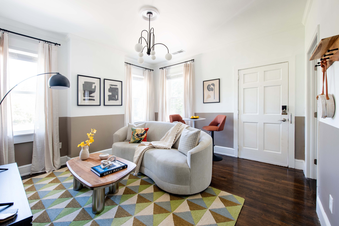 Living Room - Druid Delight - Emory Univ. Design Gem w/ Parking Apartments