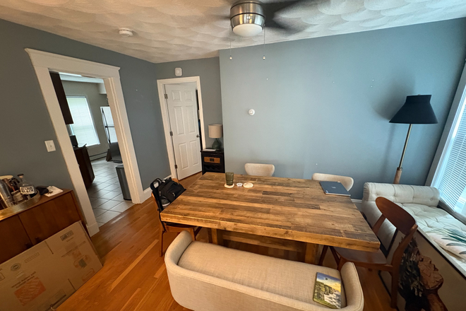 dining room - 1 bedroom near Davis Square Duplex