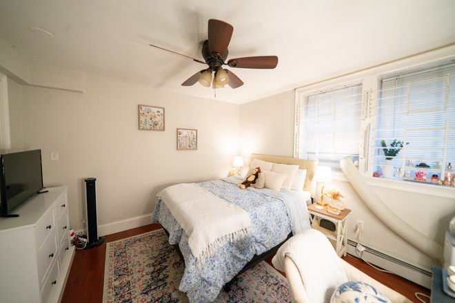 717-1 - [9.1.2026] 5 beds/2 baths du-plex on parker St [ Won't last on the market!!] Apartments