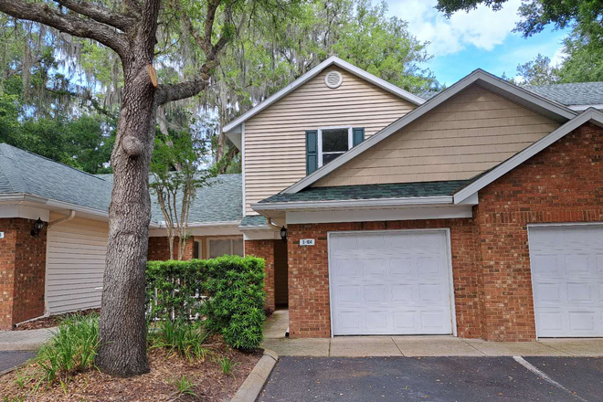 front of home - The Greens at West End (Direct Bus Line to UF)