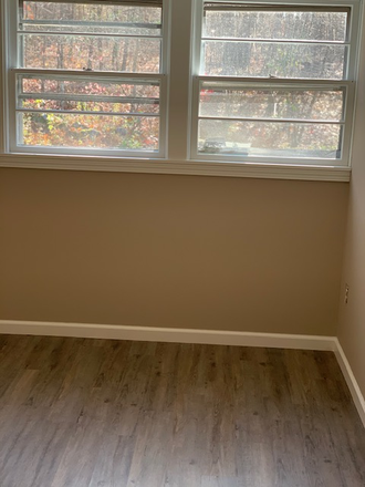 bedroom - Spacious renovated house walking distance to UCONN